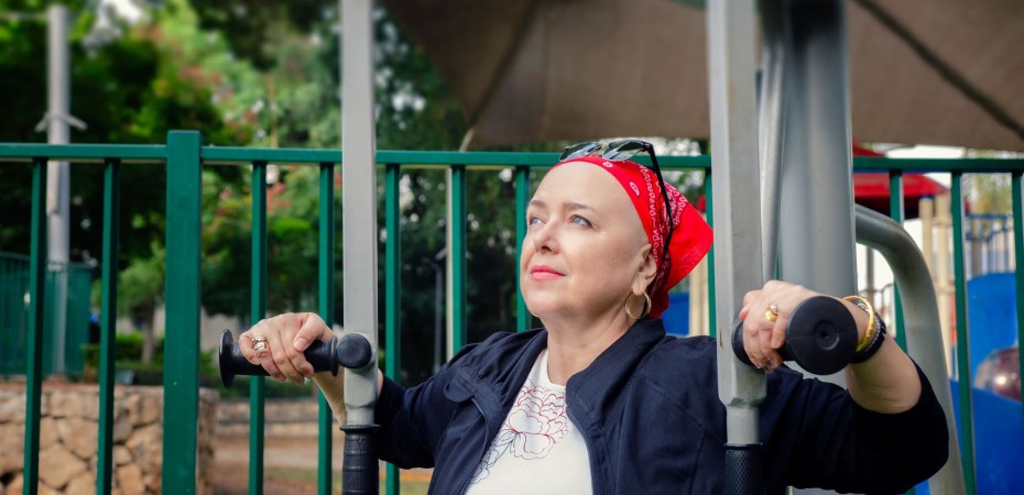Prática de exercícios físicos adaptados ajuda pacientes oncológicos a enfrentarem o tratamento com mais qualidade de vida e disposição.