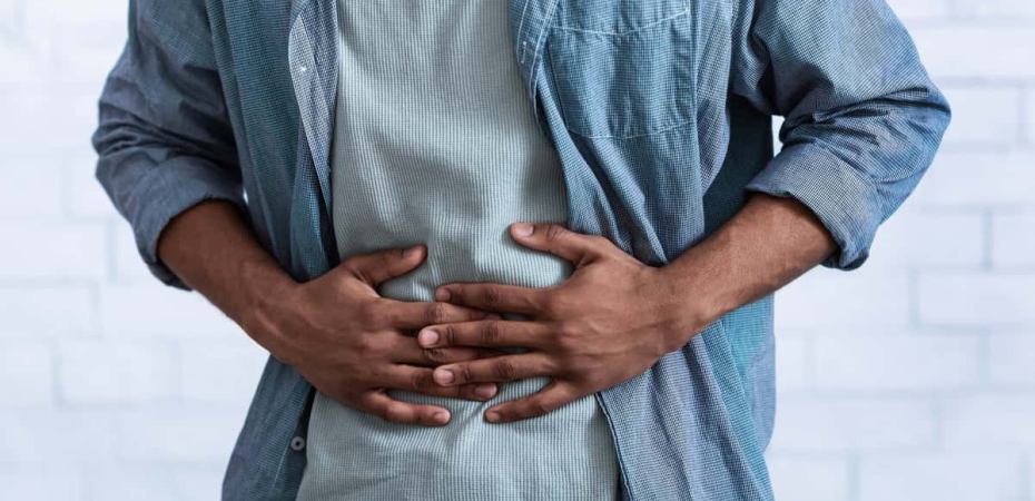 Dor e sensação de estômago cheio podem indicar alerta precoce do câncer de fígado.
