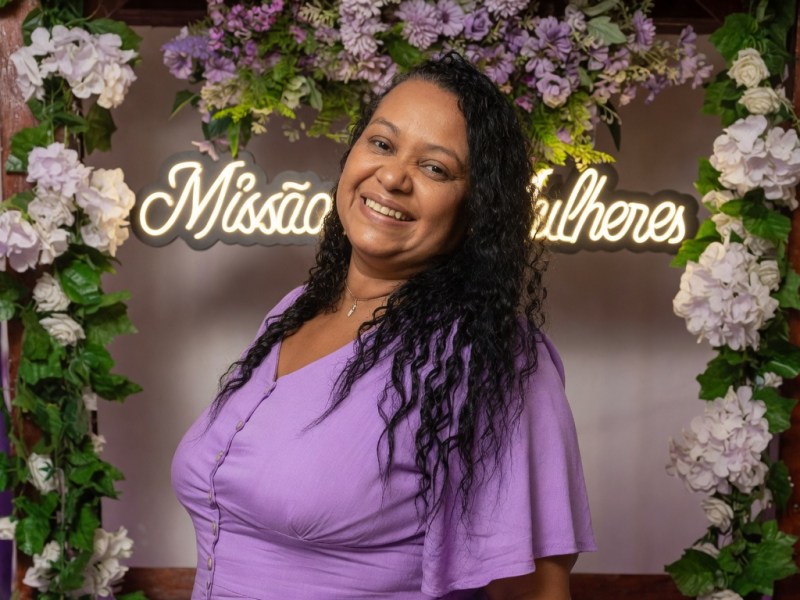 Testemunho de Carine Teles revela fé, milagres e superação após tumor cerebral