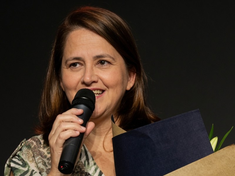 Mere Ruth venceu o câncer de mama e hoje testemunha o poder de Deus